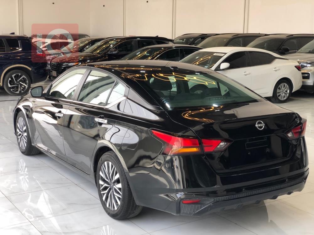 نیسان ئەلتیما